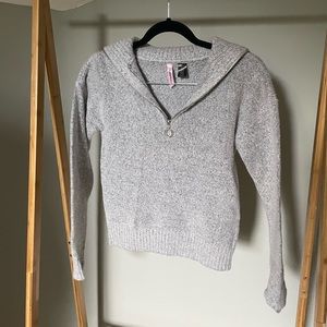 Grey cropped sweater, quarter zip